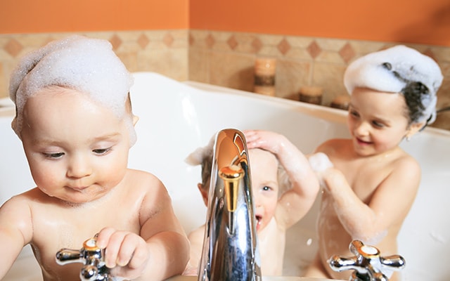 Dùng đèn sưởi nhà tắm vào ngày rét đậm: Chuyên gia khuyến cáo cần ghi nhớ 4 lưu ý sống còn-3