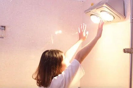 Dùng đèn sưởi nhà tắm vào ngày rét đậm: Chuyên gia khuyến cáo cần ghi nhớ 4 lưu ý sống còn