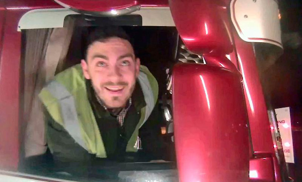 Vụ 39 người Việt trong container: Xót xa trước giây phút Tòa án bật lại đoạn ghi âm lời nói cuối cùng của các nạn nhân-3