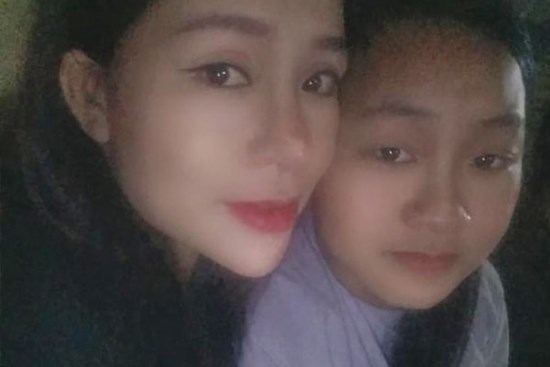 Nước mắt người mẹ trẻ tìm con gái bị mất tích 1 tháng qua: 'Trước đó 2 ngày, con nói buồn vì bạn bè cô lập'