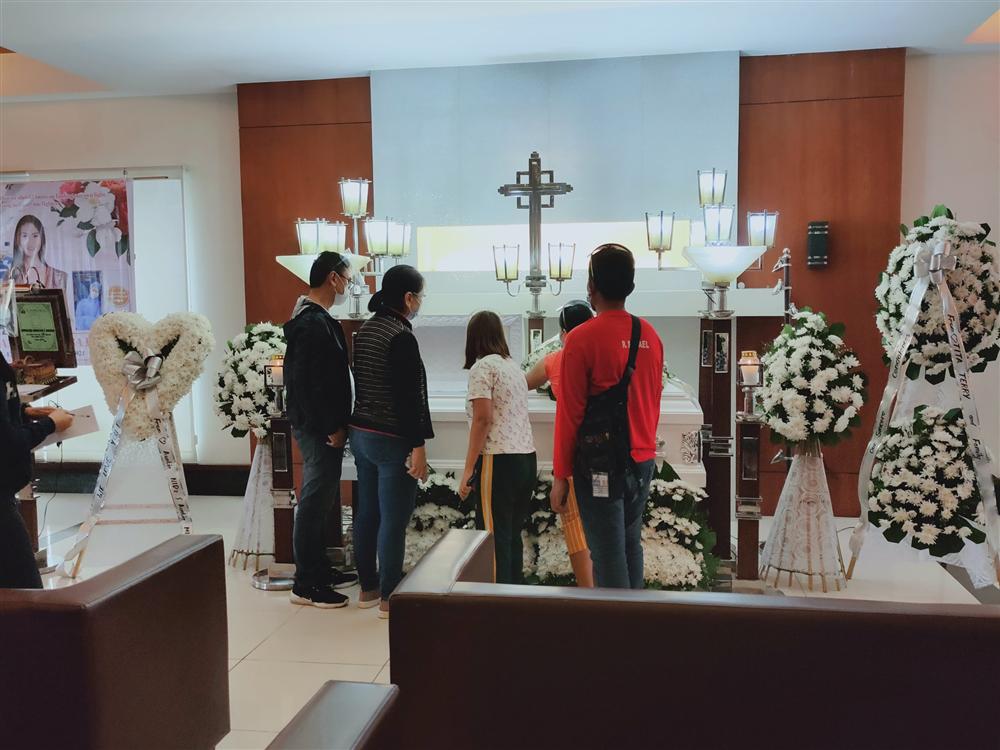 Tang lễ của Á hậu Philippines diễn ra trầm lắng tại quê nhà, rò rỉ hình ảnh bồn tắm được cho là nơi nạn nhân tử vong-2