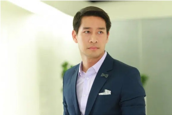 Vợ cũ của chồng tuột áo giữa tiệc cưới, nhìn tấm lưng trần của chị tôi hủy hôn ngay-3