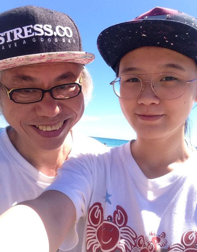 Xôn xao thông tin cặp đôi ông cháu ồn ào một thời đã bí mật kết hôn, bạn gái kém 40 tuổi còn đang mang thai-1