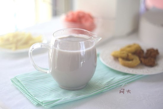 Mùa đông da dễ khô sạm chỉ cần mỗi ngày một ly sữa hạt này đảm bảo mịn màng như da em bé