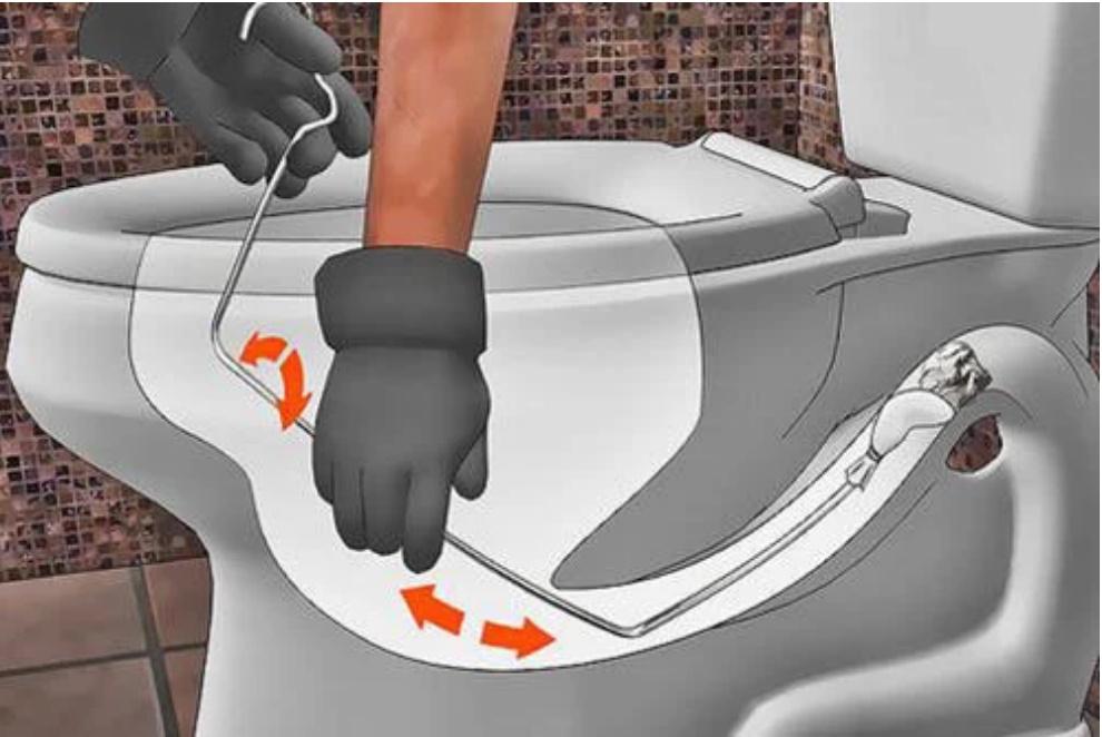 Chỉ 1 nắm muối ăn thông sạch bồn cầu, ống thoát nước trong 10 phút-2