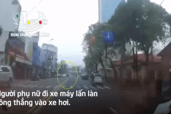 Video: Nữ 'ninja' lấn làn, đâm trực diện vào xe hơi