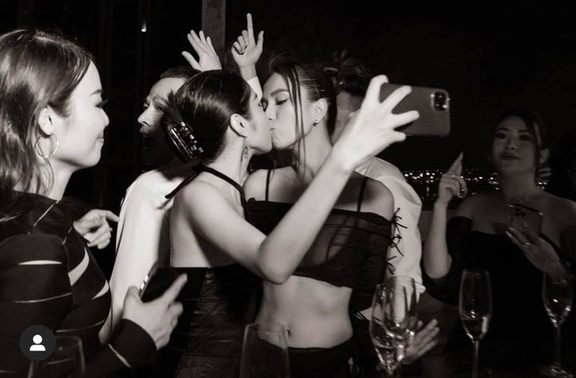 Ngọc Trinh lên tiếng về bộ đồ trắc nết, hở gần hết cơ thể gây tranh cãi đầu năm-3