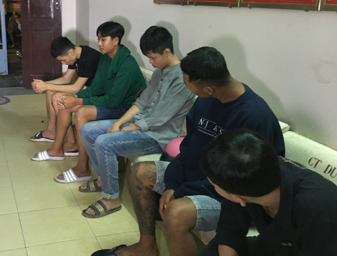 Hai nhóm thanh niên hẹn nhau huyết chiến như trong phim-1