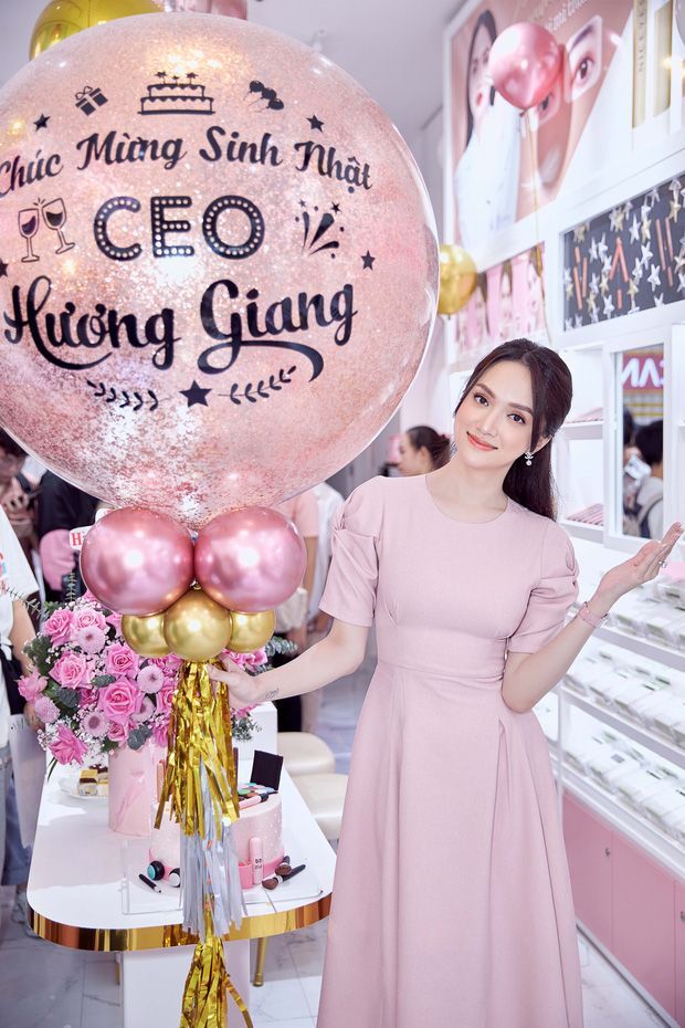 Công ty mỹ phẩm do Hương Giang làm CEO bị chỉ trích vì lợi dụng nơi linh thiêng để PR-2