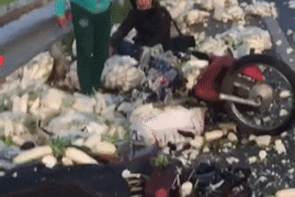 Clip tai nạn trên tuyến tránh Quốc lộ 91: 1 người tử vong, 1 phụ nữ văng cả chục mét