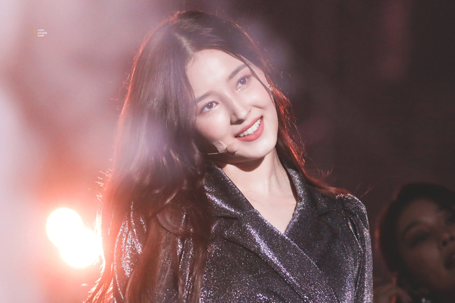 Biến căng: Nancy (MOMOLAND) bị lộ ảnh nhạy cảm khi đang thay đồ biểu diễn, là do fan Việt chụp lén?-11