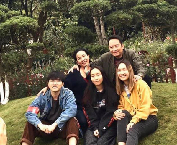 Diva Mỹ Linh khoe ảnh cưới trong trẻo, tiết lộ đã 23 năm vẫn ngủ chung giường cùng nhạc sĩ Anh Quân-4