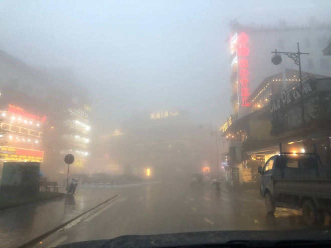 Nhiệt độ Sa Pa xuống dưới 0 độ C, có mưa và tất cả đều đang trông chờ tuyết rơi như 7 năm trước-1