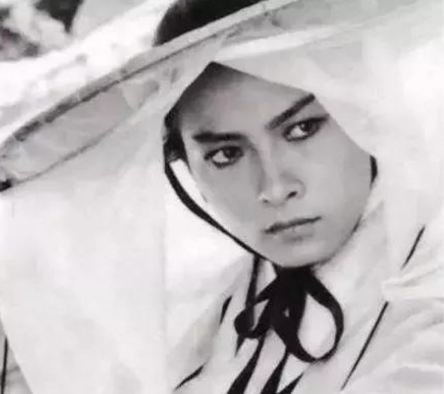 Bỗng dưng trở thành con nợ hàng triệu đô vì cưới nhầm chồng, 40 năm sau người phụ nữ trở thành người chiến thắng, đứng trên cơ ngơi kếch xù-2