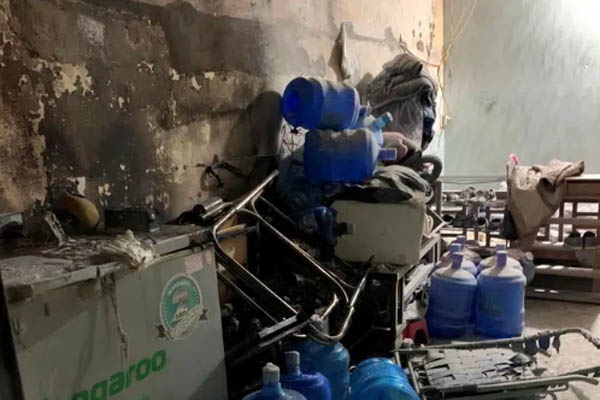 TP.HCM: Cháy nhà lúc nửa đêm, bé trai 10 tuổi và người phụ nữ băng qua biển lửa thoát thân-2