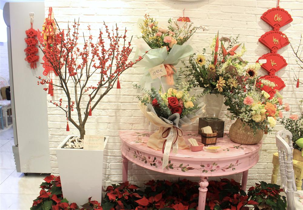 Giá đào đông chơi Tết 30 triệu đồng, nhìn như cây giả mà đắt không tưởng-1