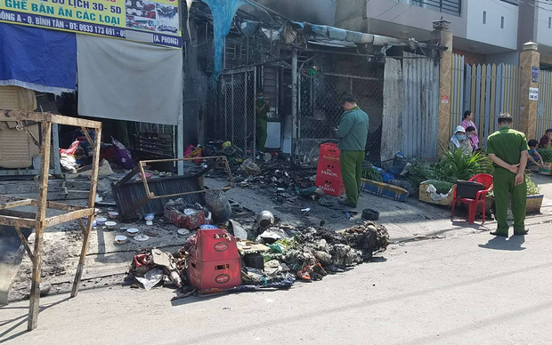 TP.HCM: Cháy nhà lúc nửa đêm, bé trai 10 tuổi và người phụ nữ băng qua biển lửa thoát thân-1