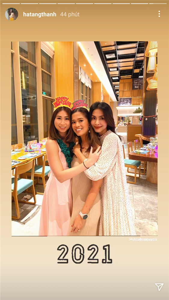 Style của Hà Tăng khi tụ tập với hội bạn: Không hề chơi trội lấn át ai, nhưng vẫn đẹp xinh chẳng chìm nghỉm giữa nhóm-1