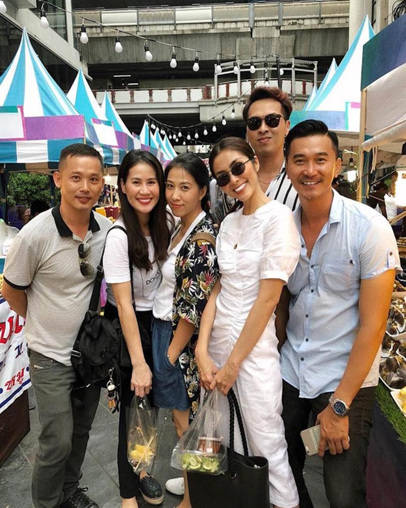 Style của Hà Tăng khi tụ tập với hội bạn: Không hề chơi trội lấn át ai, nhưng vẫn đẹp xinh chẳng chìm nghỉm giữa nhóm-9