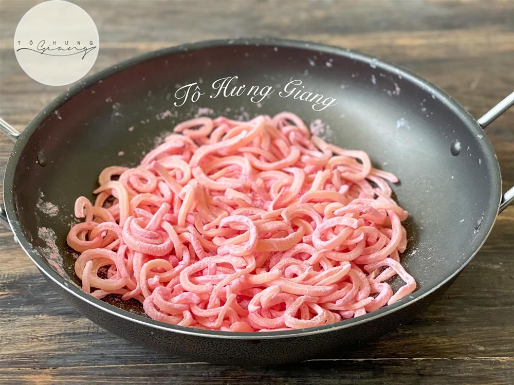 Mẹ đảm Hà Nội bật mí cách làm mứt dừa non ăn Tết siêu hấp dẫn, đã ngon còn đẹp mắt thế này thì khách khứa chỉ có tấm tắc khen-6