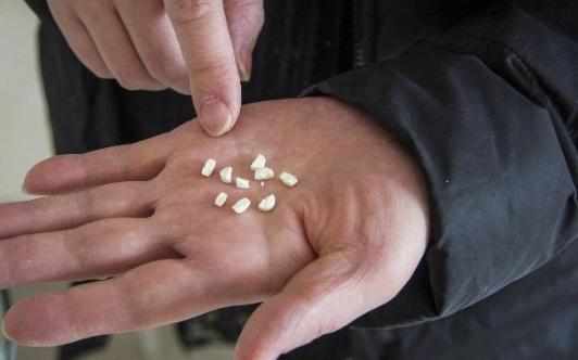 Con gái mới 11 tuổi đã phải dùng thuốc tránh thai hàng ngày, mẹ đau lòng tiết lộ lý do khiến ai cũng thương xót-2