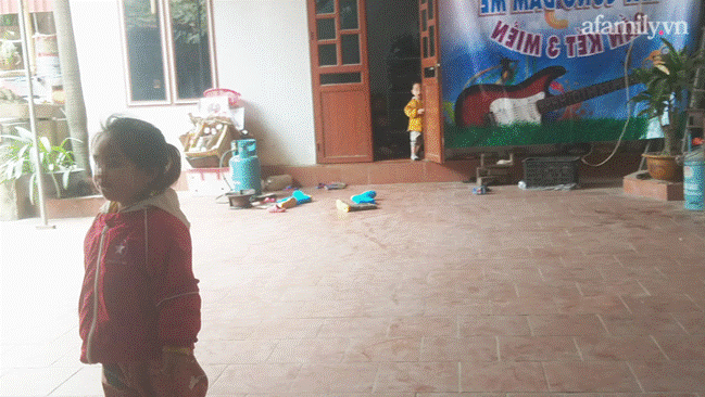 Hà Nội: Bí ẩn nhân thân 2 đứa trẻ bị bỏ rơi trên đê kèm lời nhắn bố mẹ nó đều chết rồi và hành động đáng ngờ của người phụ nữ phát hiện-4