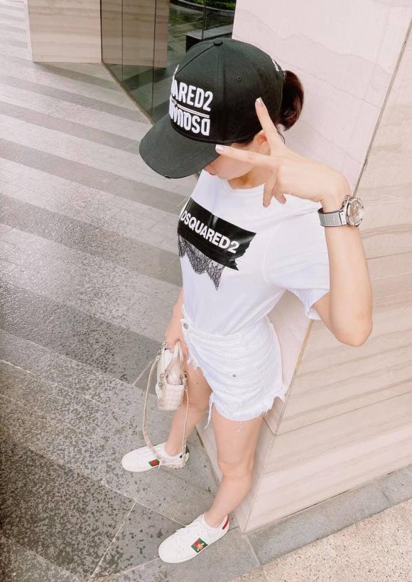 Lệ Quyên cùng tình trẻ kém 12 tuổi diện đồ đôi tình tứ-3