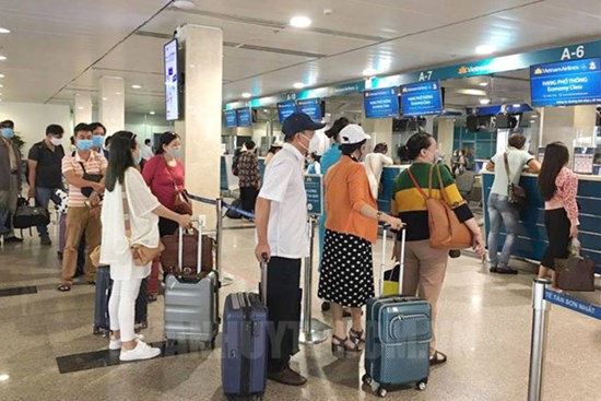 Một tháng trước Tết, giá vé máy bay quay đầu giảm