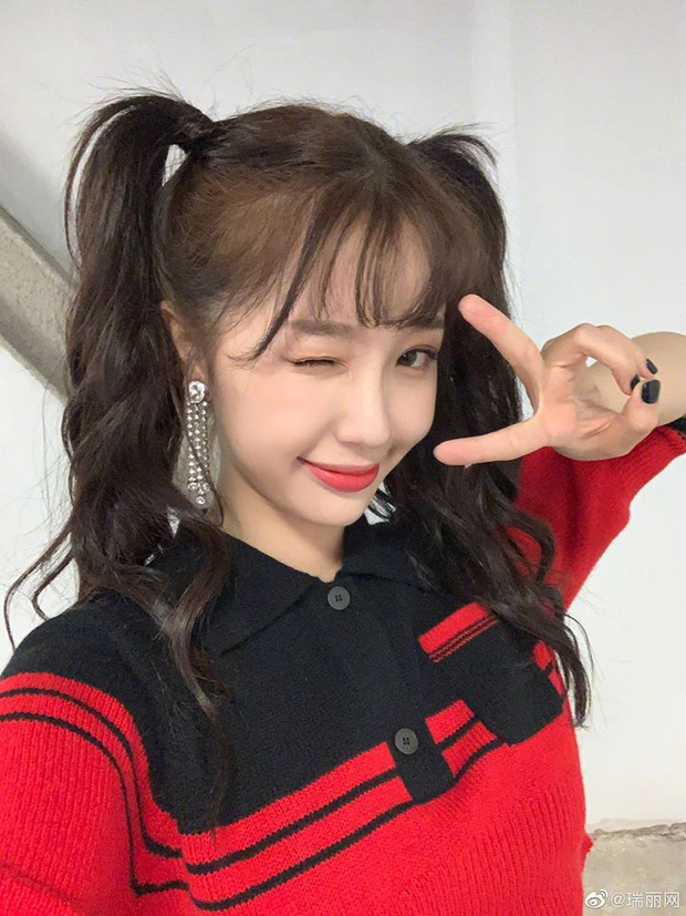 Hết Jennie, Ngọc Trinh đến Nhiệt Ba đều cưa sừng” với tóc buộc 2 bên: Có người mặt tròn xoe mà buộc lên xinh không tưởng-7