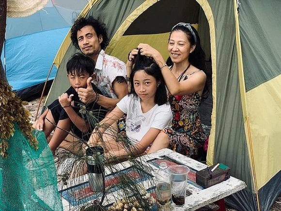 Vợ Phạm Anh Khoa tiết lộ chồng từng dọn đến khu phố nghèo sống sau khi sóng gió ập đến-4