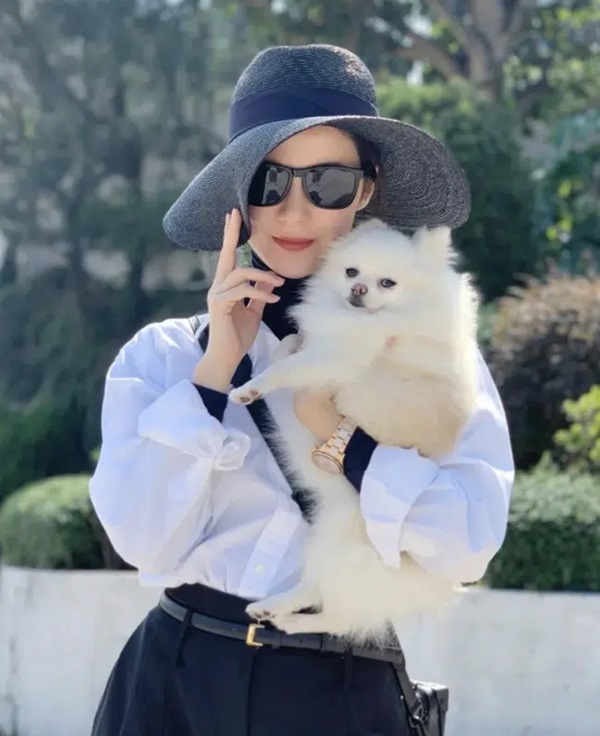 Mổ xẻ profile khủng của quý cô chanh sả được giới trẻ Trung Quốc ngưỡng mộ: Cuộc sống nhung lụa và danh tính người đàn ông thần bí đứng sau-8