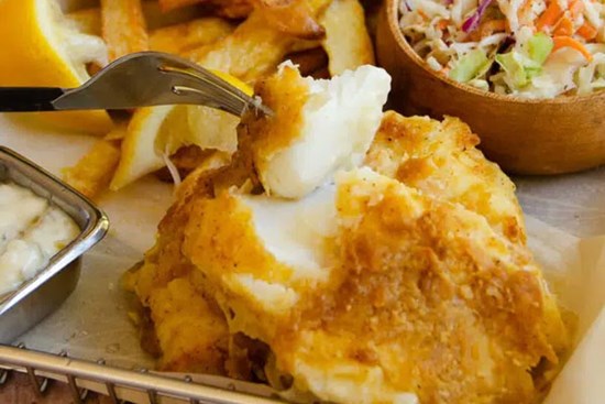 Học cách làm cá tẩm bột chiên giòn bằng nồi chiên không dầu giống Tăng Thanh Hà, hóa ra ngọc nữ cũng là fan của món đồ bếp này