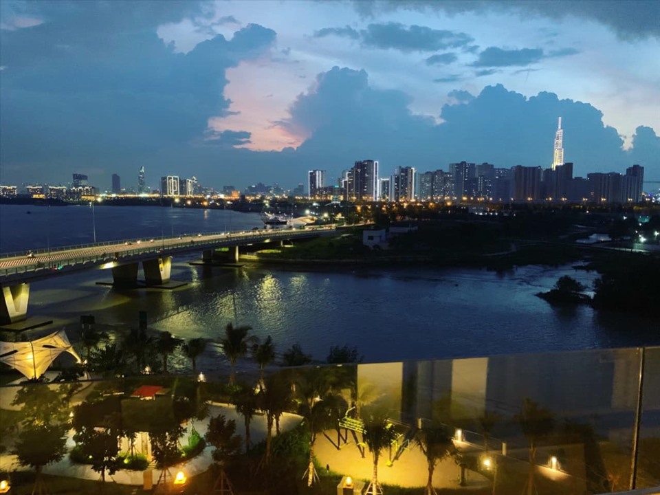 Căn hộ trang nhã với tông màu nâu-trắng của Hoạn Thư Cao Thái Hà-9
