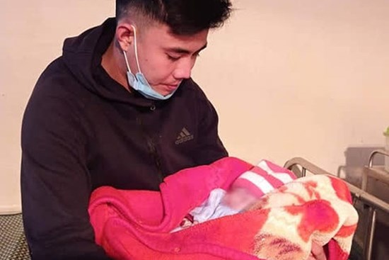 Nghệ An: Xót xa bé sơ sinh bị bỏ rơi bên lề đường giữa đêm lạnh giá, bên cạnh có bức thư nhờ nuôi