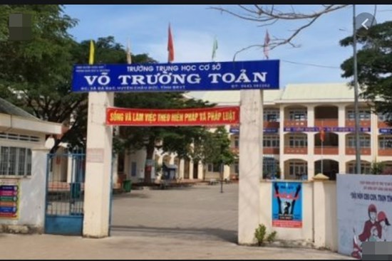 Vụ nữ sinh lớp 7 tự sinh con trong nhà tắm: 3 ngày trước vẫn đi thi như thường, mang thai từ năm lớp 6 với người quen qua mạng?