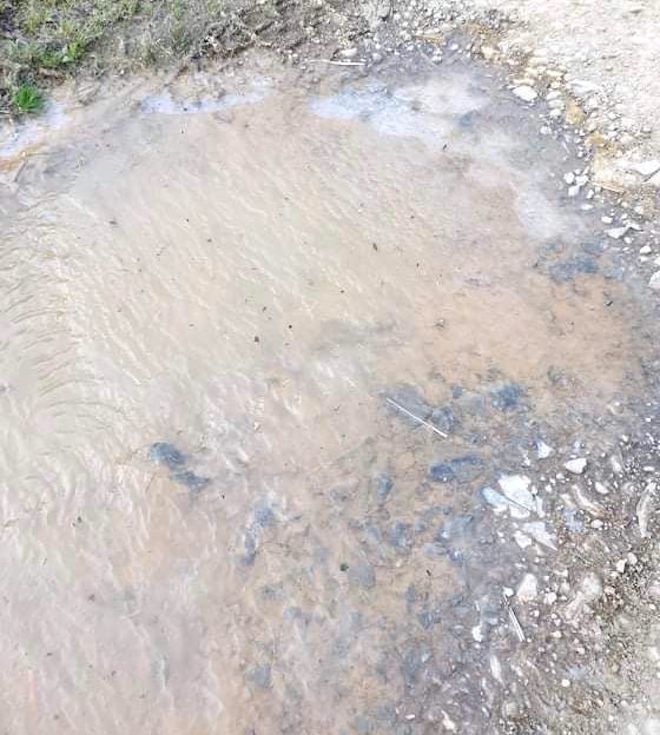 Nhiều nơi ở Nghệ An xuất hiện băng giá, cây cối, vật dụng đều bị đóng băng-6