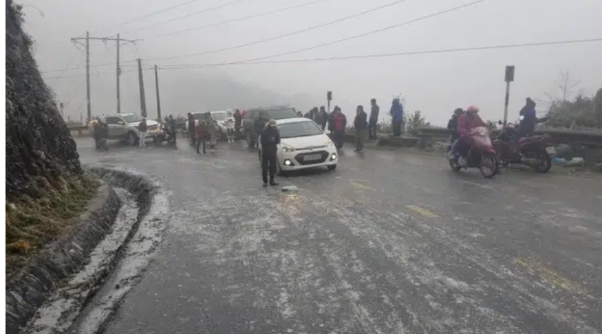 Ứa nước mắt hình ảnh em bé vùng cao Hà Giang mắt đỏ ngầu dưới cái lạnh thấu xương, băng tuyết đâu chỉ có vẻ đẹp hào nhoáng vạn người mê!-1