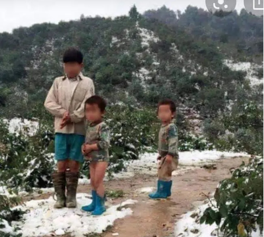 Ứa nước mắt hình ảnh em bé vùng cao Hà Giang mắt đỏ ngầu dưới cái lạnh thấu xương, băng tuyết đâu chỉ có vẻ đẹp hào nhoáng vạn người mê!-3