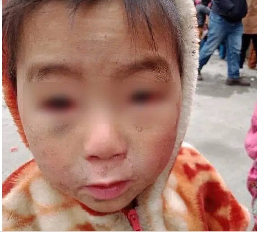 Ứa nước mắt hình ảnh em bé vùng cao Hà Giang mắt đỏ ngầu dưới cái lạnh thấu xương, băng tuyết đâu chỉ có vẻ đẹp hào nhoáng vạn người mê!-4