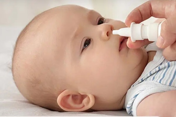 Bé gái 4 tuổi đau bụng 1 tuần liền vào buổi sáng, đi khám bác sĩ kết luận bé mắc căn bệnh tưởng chỉ người lớn mới bị-4