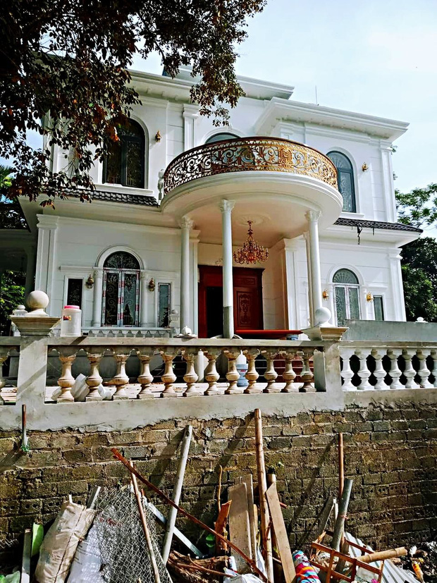 Căn nhà sang chảnh toát lên mùi tiền nhưng bị dân tình chỉ ra ngàn lẻ một” lỗi sai trong thiết kế-1