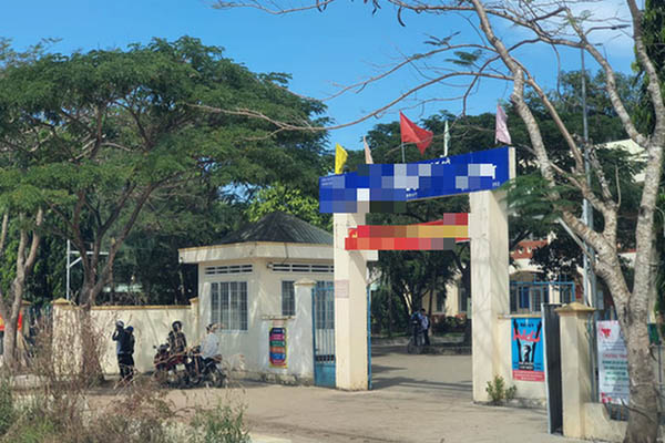 Công an điều tra vụ nữ sinh lớp 7 tự sinh con trong nhà vệ sinh-1