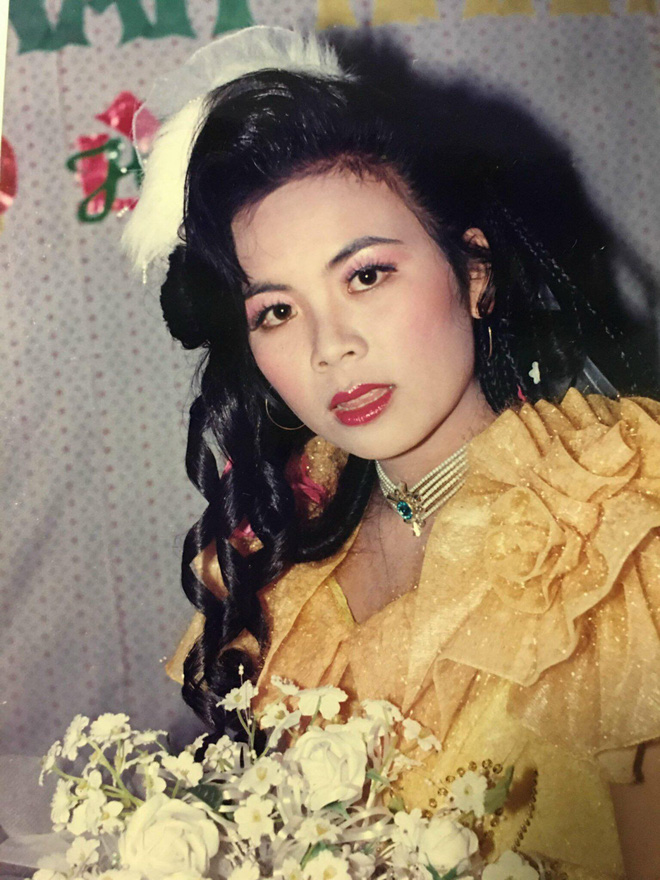 Khoe ảnh cưới khi mẹ vừa tròn 18 tuổi, cô gái bị ghen nhẹ vì được hưởng trọn nhan sắc cực phẩm-2