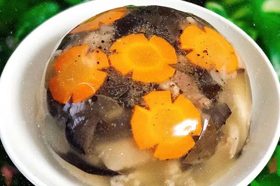 9x làm thịt đông và dưa góp kiểu miền Trung cho ngày Tết, ai cũng khen tấm tắc là chỉ cần nhìn đã biết ngon