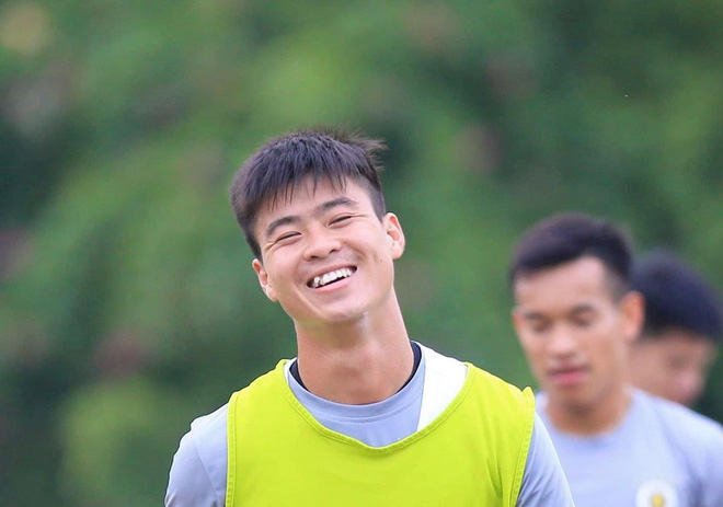 Hội trai đẹp bị soi ảnh dùng app, da trắng môi hồng đấy nhưng hãy là anh của cam thường!-2