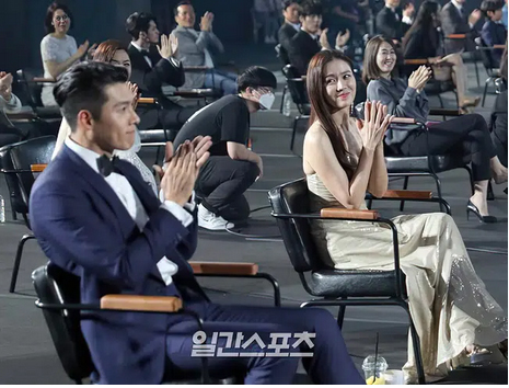 Hyun Bin và Son Ye Jin lộ chuyện bên nhau không rời trong những ngày tuyết rơi?-2