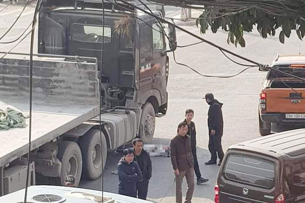 Tai nạn kinh hoàng: Anh lấy xe đạp chở em út quanh xóm rồi bị té, bé trai 2 tuổi lõm sọ não-4