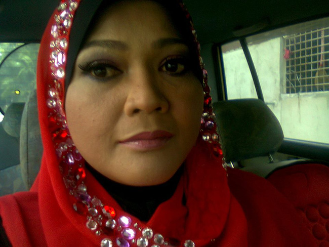 Ập vào nhà của người nhập cư bất hợp pháp, cảnh sát phát hiện đứa trẻ bị mẹ bỏ rơi 2 năm trời, ăn đất và chất thải để cầm cự-7