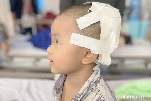 Hà Nội: Cụ bà bị xe máy tông tử vong tại chỗ khi đang qua đường-2