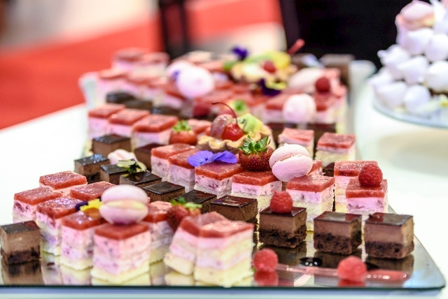 Nếu bạn cứ mê 3 thứ này khi đi ăn buffet sẽ khiến người bán hàng mừng thầm vì đỡ tốn-2